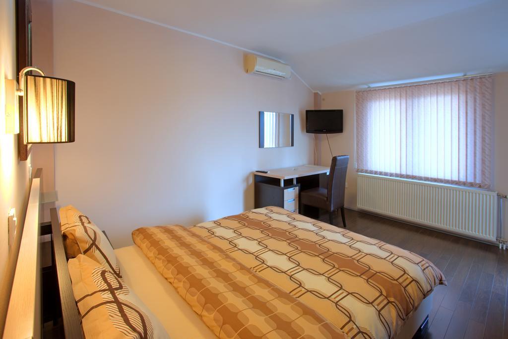 Guesthouse Vitez Vranje Bagian luar foto
